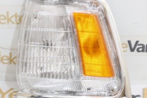 Toyota Hılux Sinyal Ön Sağ 1988-1996