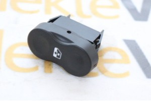 Dacıa Duster-Sandero Cam Açma Anahtarı Ön Sağ 09      