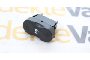 Dacıa Duster-Sandero Cam Açma Anahtarı Ön Sağ 09      