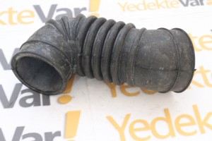 Mazda E2200 Hava Filtre Hortumu      