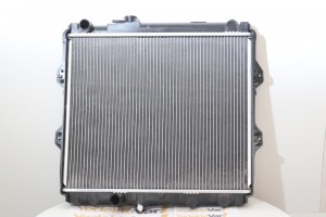 Toyota Hılux Su Radyatörü 2.4cc 1997          